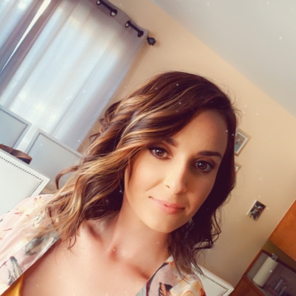 Meet your Posher, Desiree